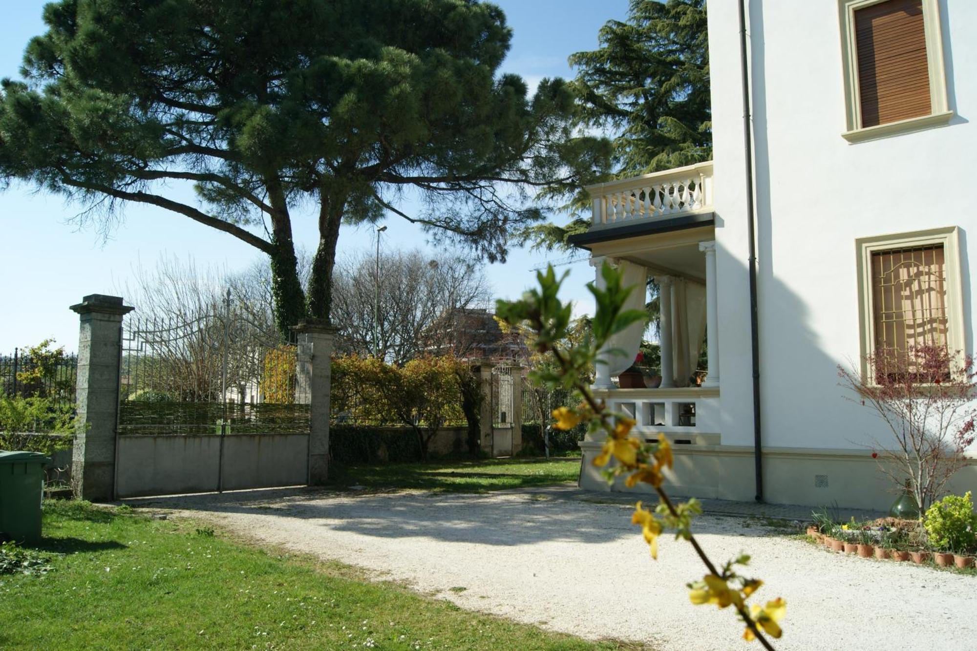 Il Bozzolo Eco Boutique Apartments Valeggio sul Mincio Exterior photo